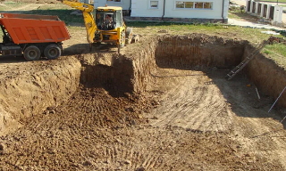 Рытье котлованов под фундамент в Белореченске – цена от 2647 руб. за м3 | 2Землекопа-Блч